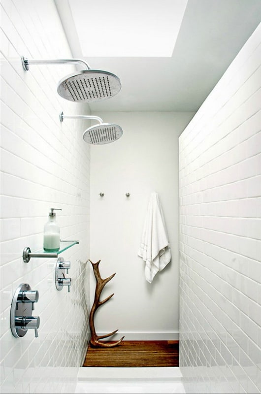 neat-two-story-house-in-williamsburg-1-600x905