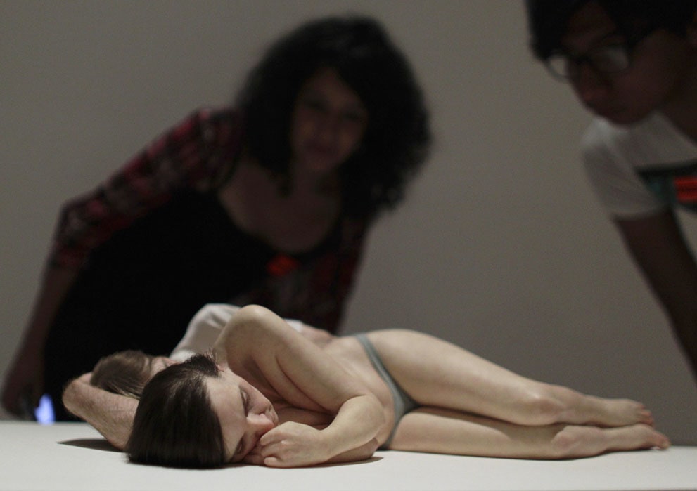  Mind Boggling Hyper realistic Sculptures by Ron Mueck