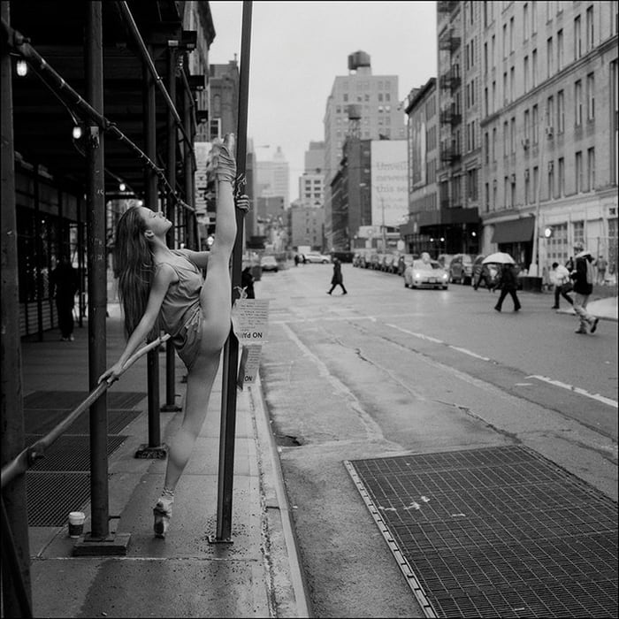 ballerinas_on_the_street_13