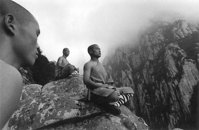 shaolin temple shaolin monks by photographer tomasz gudzowaty