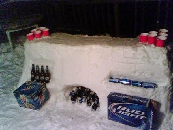 When+in+frozen+land,+play+frozen+beer+pong.+-+The+30+Most+Amazing+Photos+Of+Frozen+Things+In+Honor+Of+The+Coldest+Morning+Of+The+21st+Century