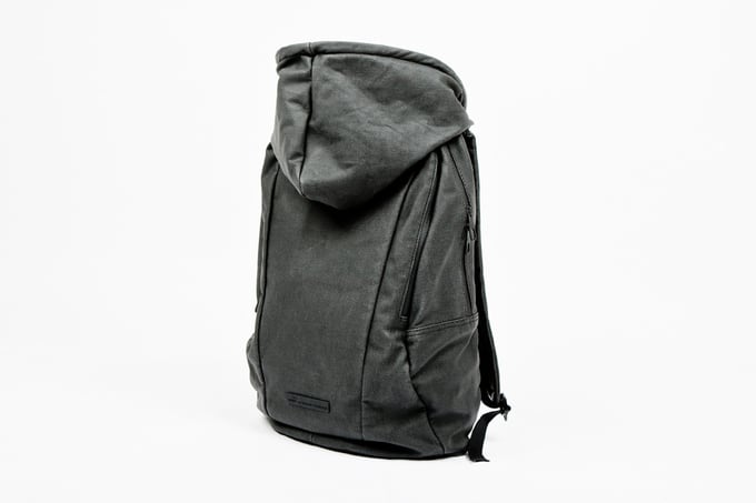 puma-by-hussein-chalayan-2012-spring-summer-urban-mobility-backpack-1.jpg