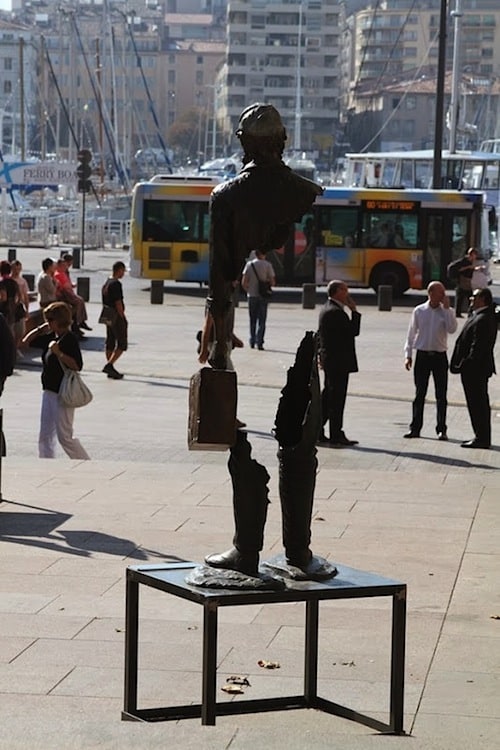 Les Voyageurs – Sculptures with missing Pieces by Bruno Catalano - FREEYORK