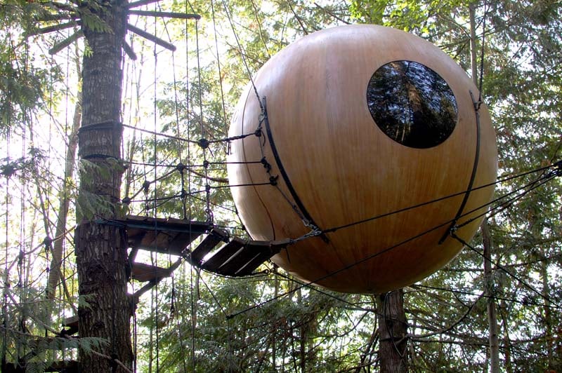 The Free Spirit Spheres: Suspended Spherical Tree Houses 