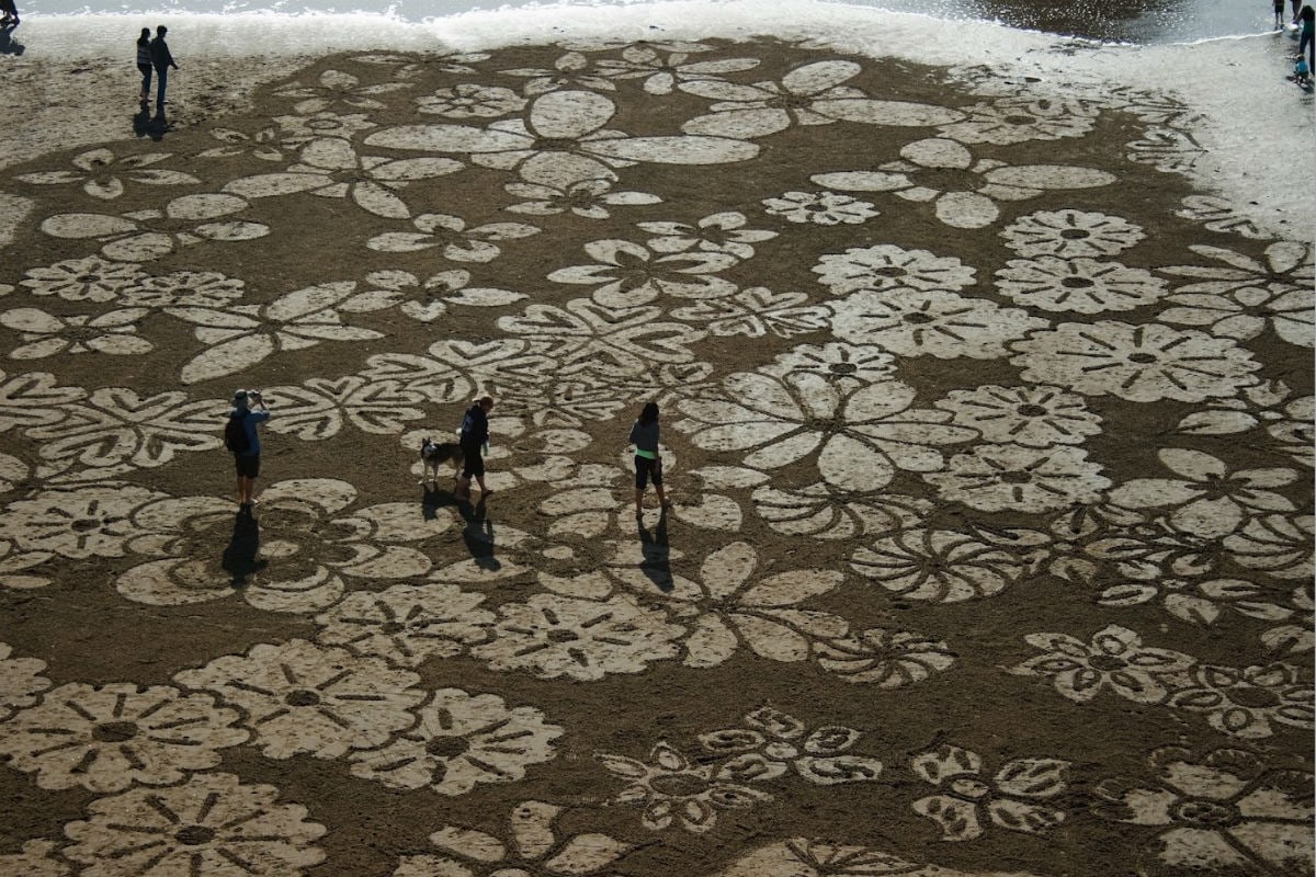 Remarkable Beach Art By Andres Amador Freeyork Remarkable Beach Art By Andres Amador Freeyork