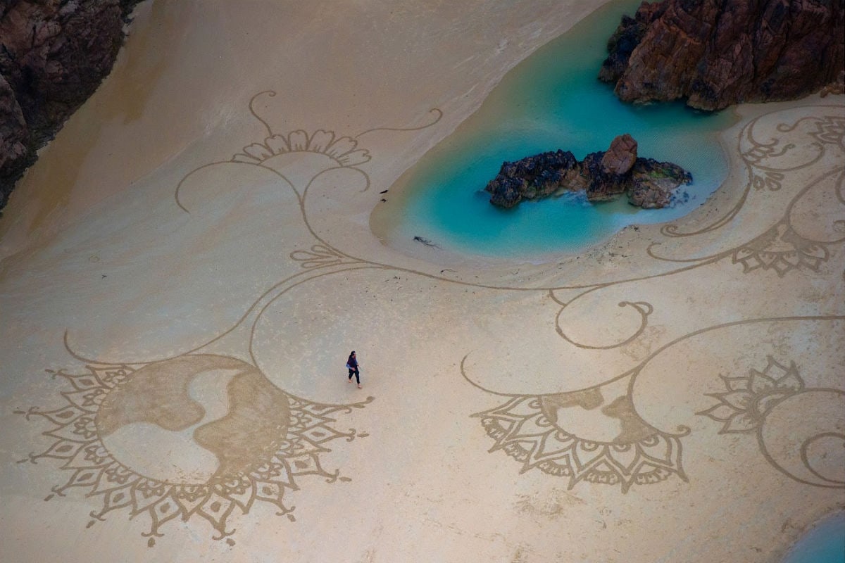 Remarkable Beach Art By Andres Amador Freeyork