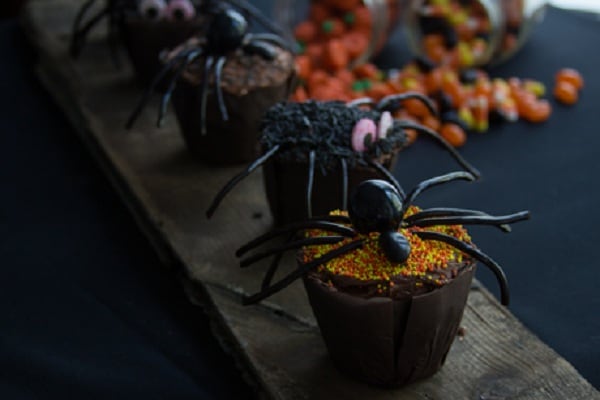 Tarantula-Cupcakes-from-Redpath-Sugar