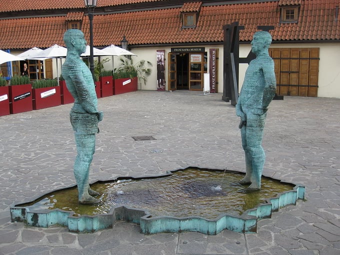 David Cerny’s Bizarre Sculptures In The Streets Of Prague FREEYORK David Cerny’s Bizarre Sculptures In The Streets Of Prague FREEYORK