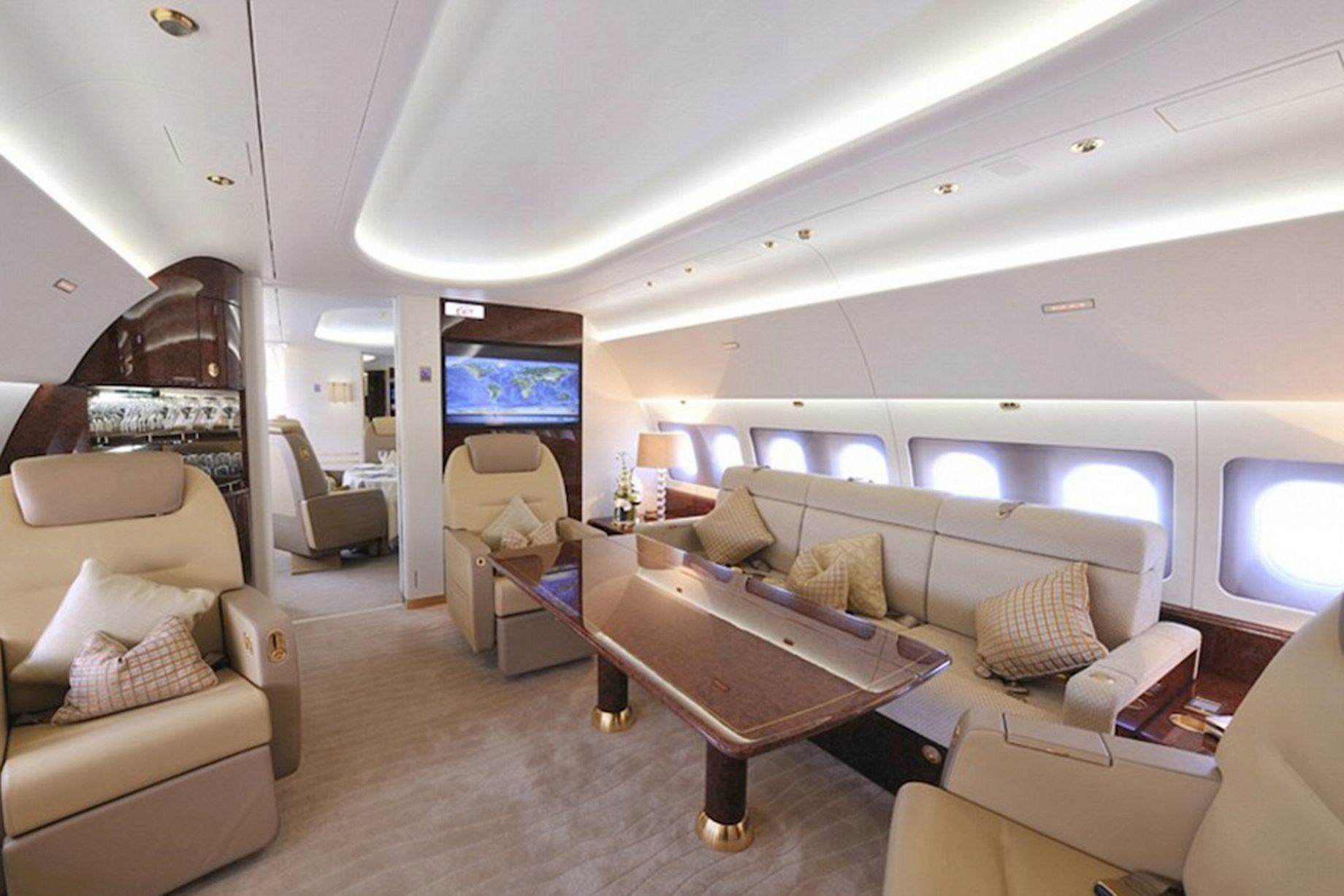 A Look Inside Prince Charles's Luxurious Private Aircraft > FREEYORK