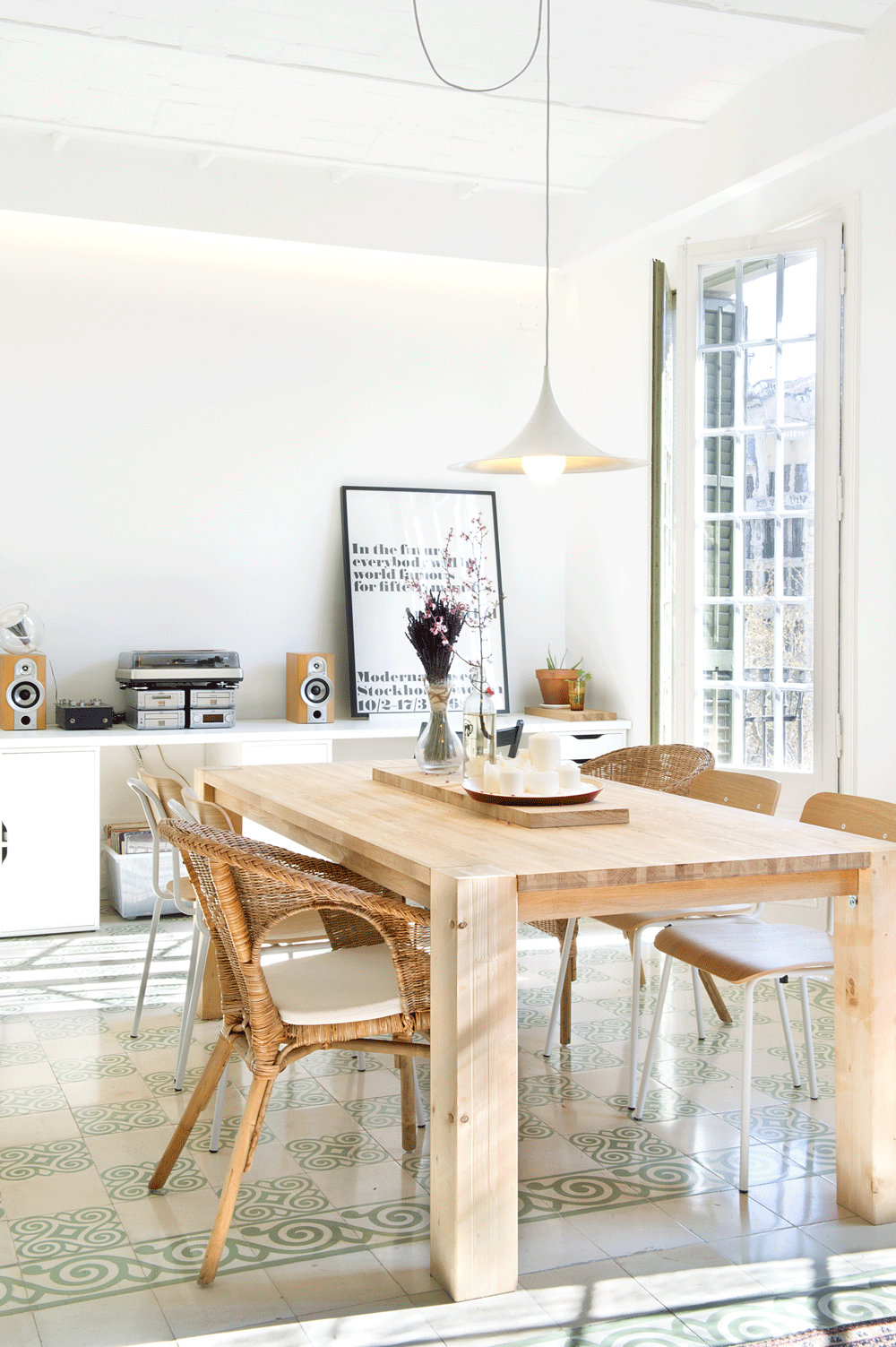 Excellent renovation performed with low budget The Flat in Barcelona - HomeWorldDesign (20)
