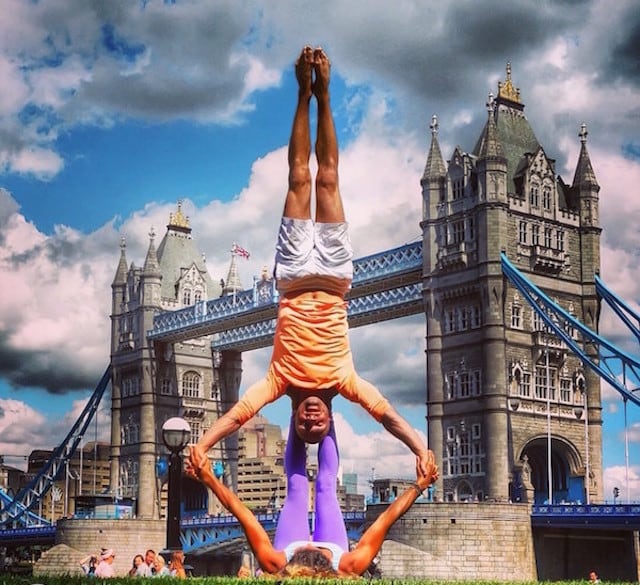 Gravity-Defying-Yoga-Poses-In-Photos_10