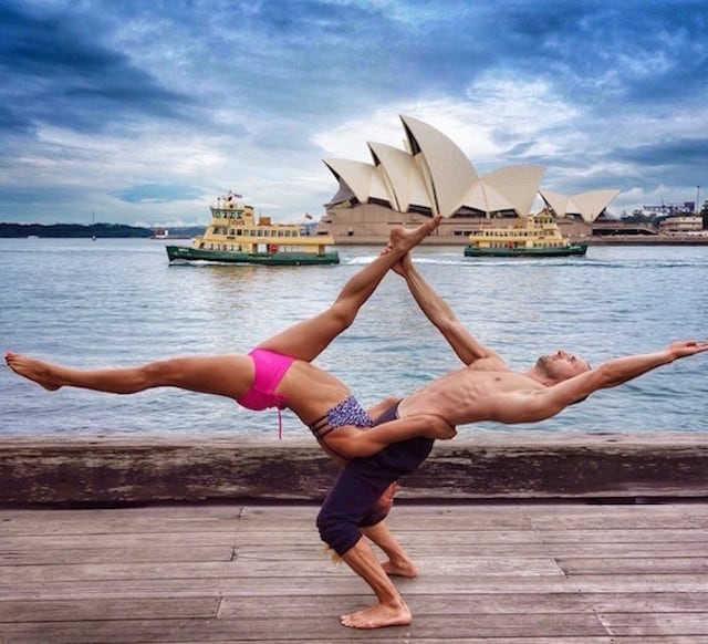 Gravity-Defying-Yoga-Poses-In-Photos_15