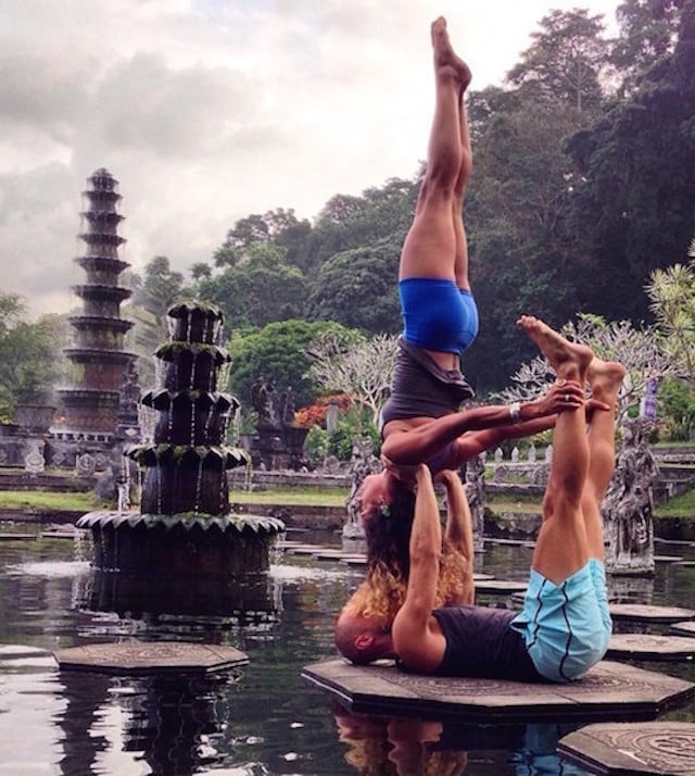 Gravity-Defying-Yoga-Poses-In-Photos_6