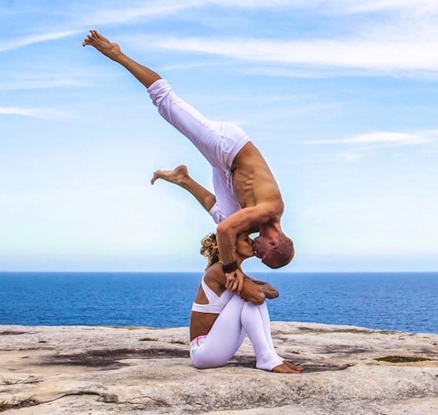 Gravity-Defying-Yoga-Poses-In-Photos_7