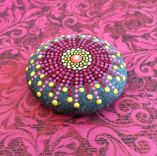 Ocean-Stones-Covered-in-Colorful-Tiny-Dots_2