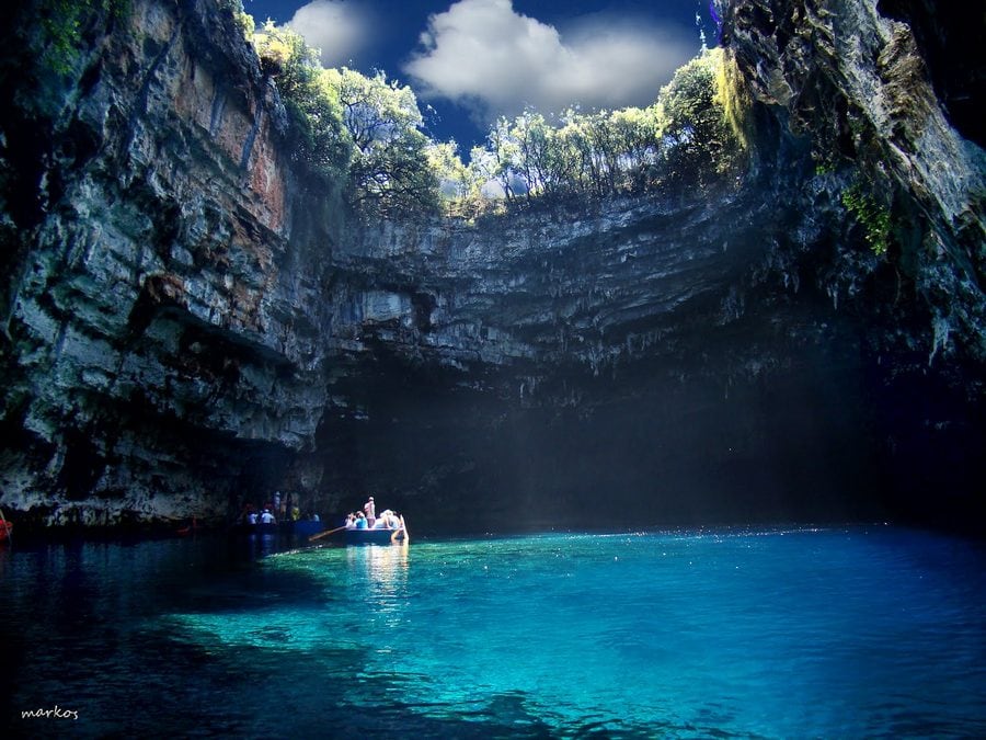 melissani_lake_greece_