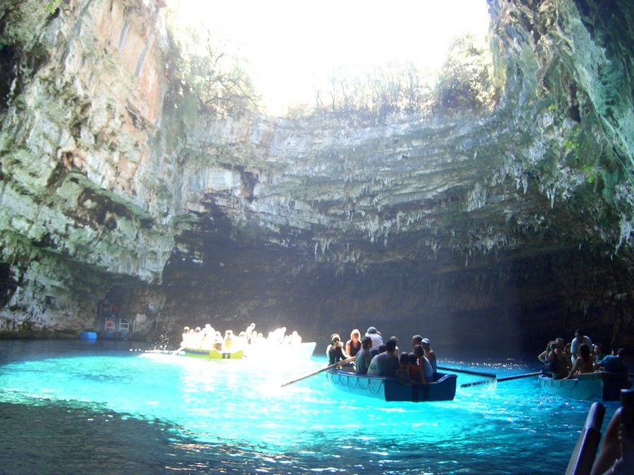 melissani_lake_greece_9