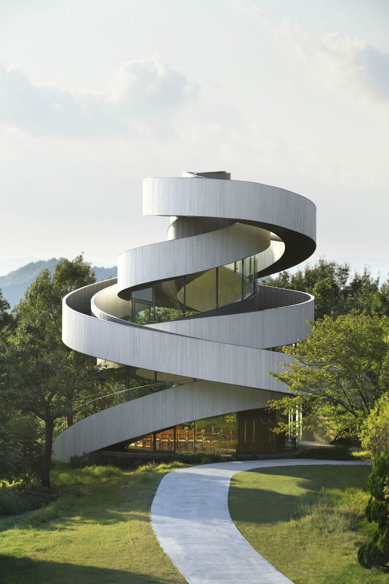 Arch2O-HiroshiNakamura-RibbonChapel-03