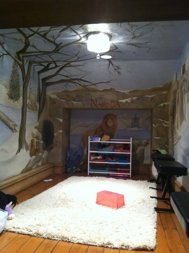 hidden Narnia room in a wardrobe