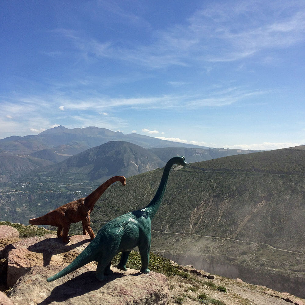 toy-dinosaurs-fy-2