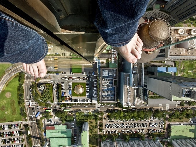 Ahn Jun "Girl on the Edge" Ahn Jun "Girl on the Edge" -photographer