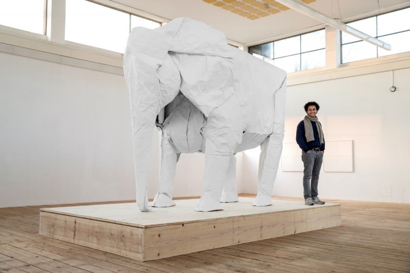 Origami Artist Made Life-Sized Elephant With One Sheet Of Paper Origami Artist Made Life-Sized Elephant With One Sheet Of Paper -Video, sculpture, origami