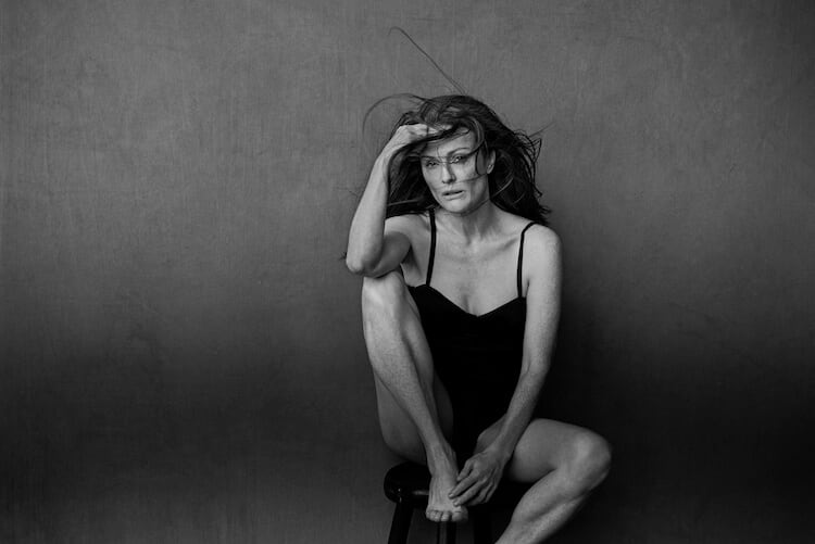 pirelli_calendar_2017_julianne_moore
