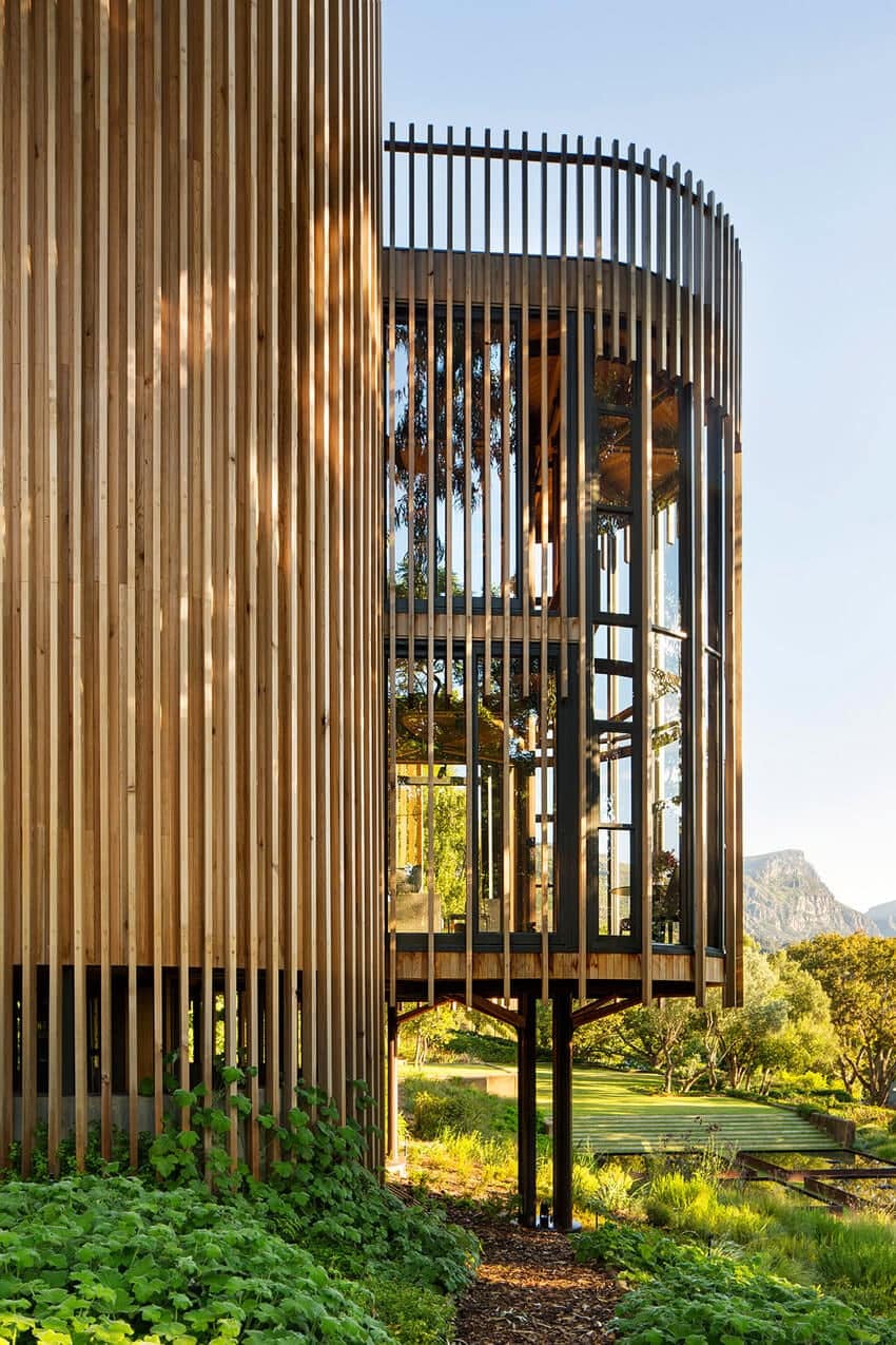 Modern Tree House in South Africa by Malan Vorster Modern Tree House in South Africa by Malan Vorster -