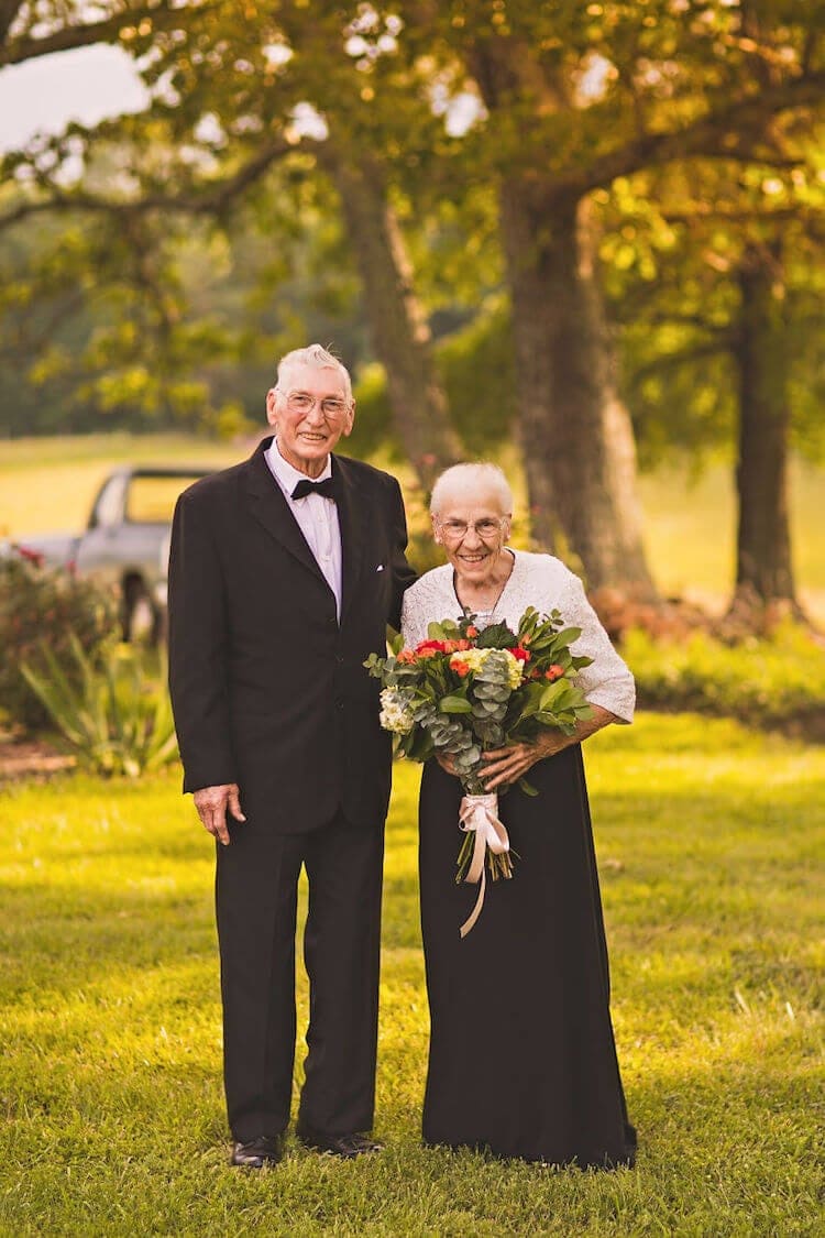Elderly Couple with Dementia Celebrate 65th Anniversary with Loveable Photo Session - Elderly Couple with Dementia Celebrate 65th Anniversary with Loveable Photo Session -